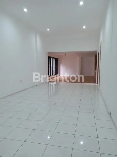 image RUMAH DUKUH KUPANG SURABAYA BARAT. SIAP HUNI KONDISI BAGUS. DEKAT MAYJEND SUNGKONO DAN AKSES KE TOL. SIAP HUNI. SUDAH SHM. TURUN HARGA DRASTIS. MURAH POL. (7)