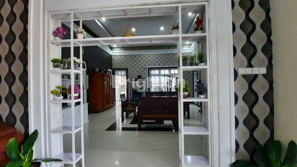 image RUMAH TINGGAL BESAR DI PERKAMPUNGAN  (5)