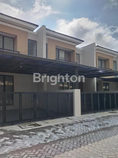 image RUMAH BARU 2LANTAI SIAP HUNI LOKASI STRATEGIS AKSES MERR TOLL BANDARA JUANDA UPN SURABAYA (1)
