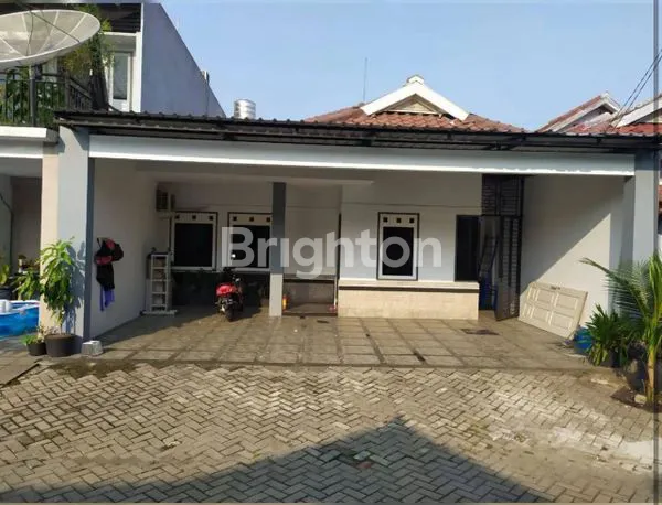 image RUMAH 1LANTAI DI KOMPLEK EXCLUSIVE SANGAT TERAWAT DAN LANGSUNG SIAP HUNIWARU SIDOARJO (1)