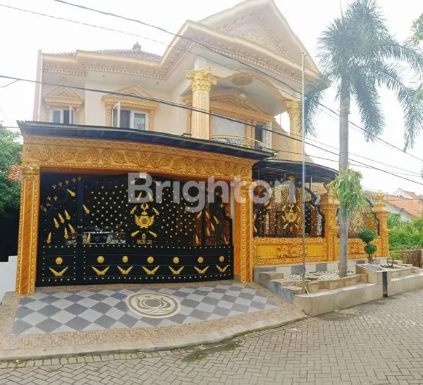 image RUMAH MEWAH 2¼ LANTAI, FULL FURNISHED PLUS KOLAM RENANG (4)