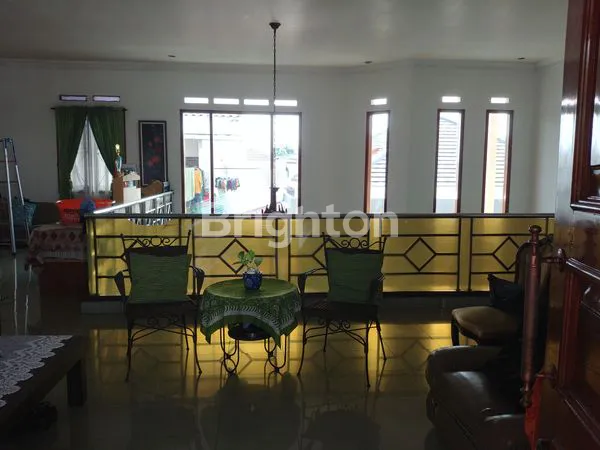 image RUMAH LUAS 2 LANTAI FULL FURNISHED DI HUNIAN BERKONSEP ISLAMI, ISLAMIC VILLAGE KARAWACI (4)