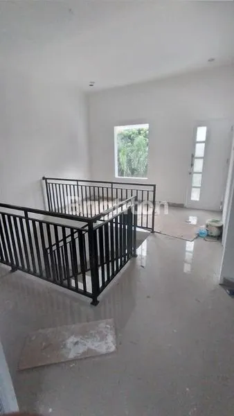 image RUMAH BARU, CANTIK, NYAMAN, 2 LANTAI SIAP HUNI (7)