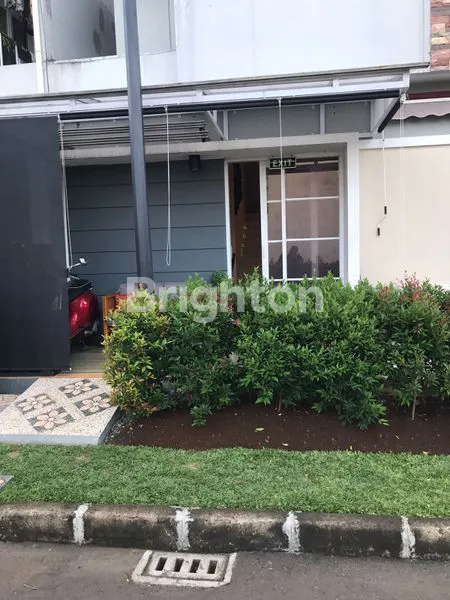 image HUNIAN CANTIK SEMI FURNISHED 2 LANTAI SIAP HUNI DAN TERAWAT DI OCBD (5)