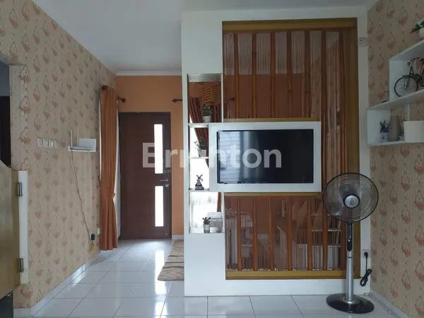 image RUMAH CANTIK NYAMAN DI CLUSTER ELITE DAN STRATEGIS  (2)