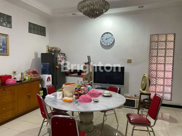 image RUMAH FULL JATI DAN BANGUNAN TERAWAT DI JL BUKIT BARISAN SURABAYA  (3)