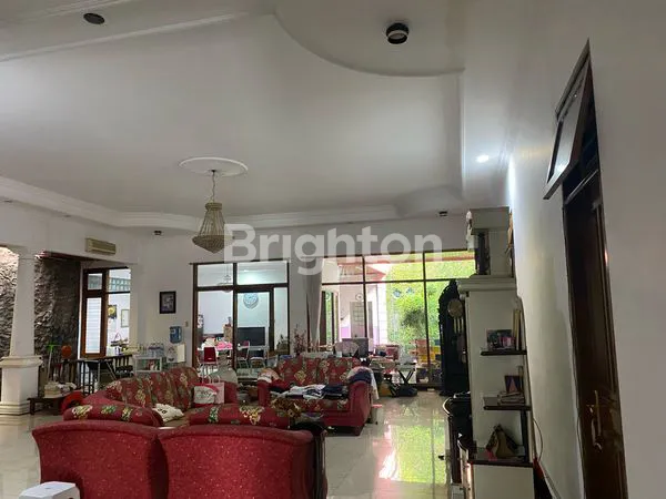 image RUMAH FULL JATI DAN BANGUNAN TERAWAT DI JL BUKIT BARISAN SURABAYA  (4)