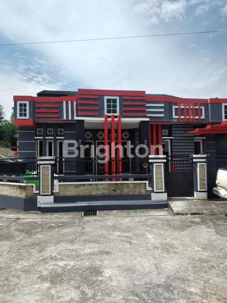 image RUMAH BESAR YANG CANTIK HARGA MENARIK (1)