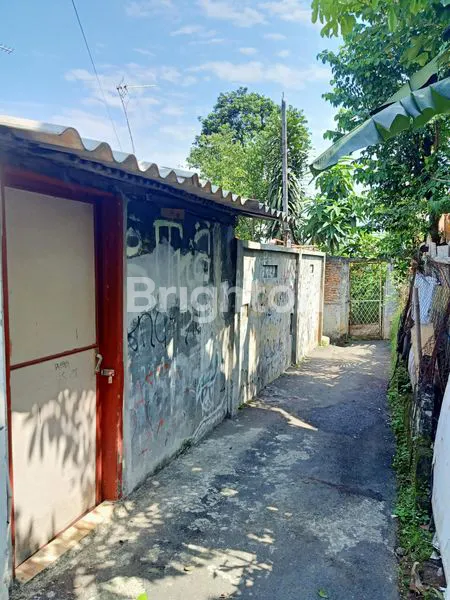 image RUMAH KONTRAKAN 6 PINTU (3)