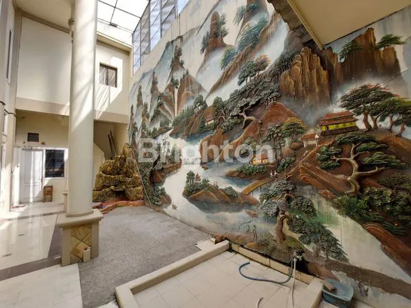 image SUPER TERAWAT! RUMAH CANTIK SIAP HUNI LOKASI STRATEGIS (3)