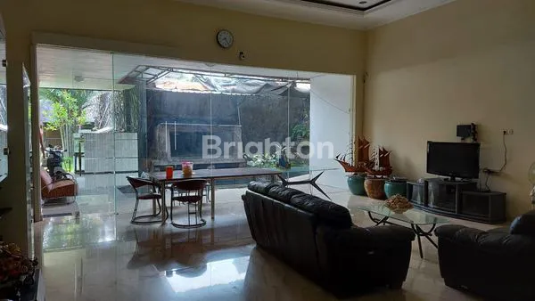 image RUMAH BESAR PUSAT KOTA GUNUNG GUNUNG IJEN KLOJEN KOTA MALANG (3)