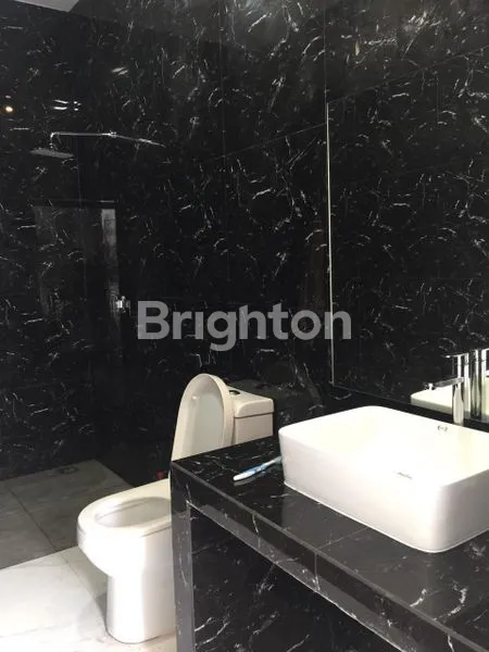 image RUMAH PUSAT SURABAYA (4)