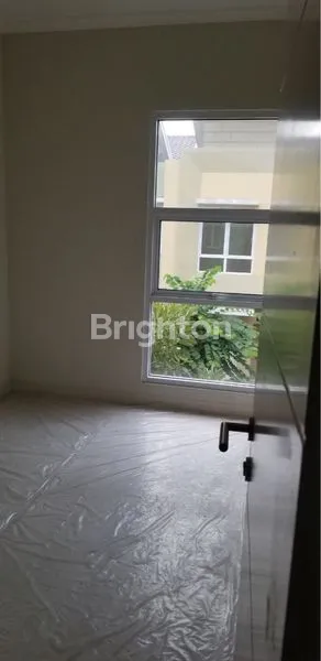 image RUMAH BARU MASIH SEGEL HARGA TIDAK SAMPE 1M DI DAERAH GADING SERPONG WOW! (5)