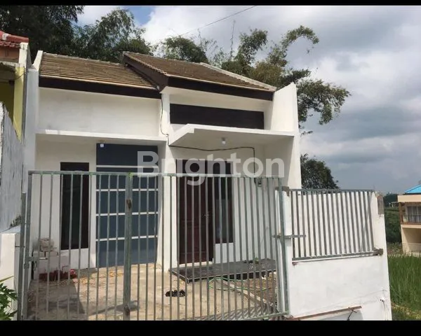 image RUMAH VILLA  YANG SANGAT ASRI DAN NYAMAN DI KOTA WISATA BATU (1)