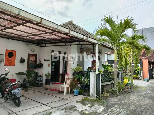 image RUMAH BESAR DI NGLEMPONGSARI, PALAGAN, JOGJA (1)