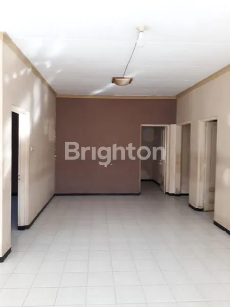 image BANGUNAN HOOK 1 LANTAI AREA BUAH-BUAHAN KOTA MALANG. SANGAT COCOK UNTUK TEMPAT USAHA ATAUPUN MESS KARYAWAN. (6)