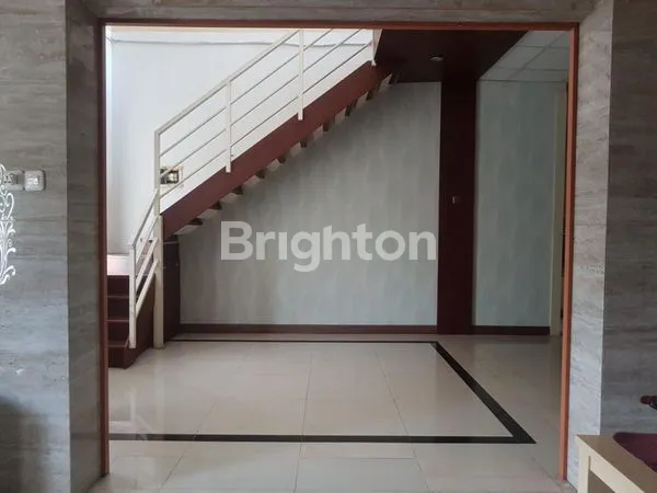 image RUMAH MINIMALIS LAMA 2 LANTAI SIAP HUNI CITRALAND DEKAT GWALK DAN PAKUWON MALL (3)