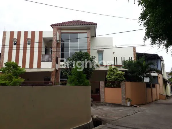 image RUMAH LUAS DI PEKAYON BEKASI (1)