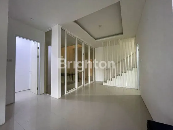 image HUNIAN SEMENTARA ROYAL RESIDENCE CLUSTER DEPAN (7)