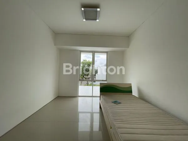 image HUNIAN SEMENTARA ROYAL RESIDENCE CLUSTER DEPAN (3)