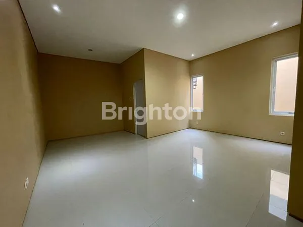 image HUNIAN SEMENTARA ROYAL RESIDENCE CLUSTER DEPAN (2)