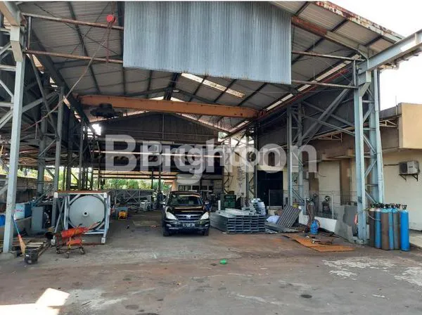 KANTOR WORKSHOP SIAP OPERASIONAL YANG SANGAT STRATEGIS DENGAN PARKIR LUAS  DAN NYAMAN