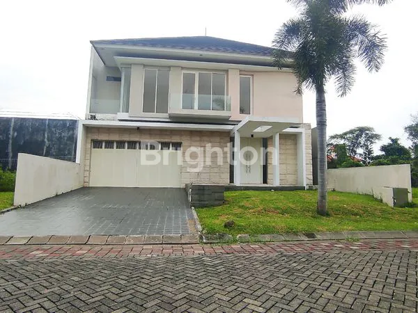 image RUMAH MINIMALIS SIAP HUNI 2 LANTAI CITRALAND DEKAT GWALK, GRAHA DAN PAKUWON INDAH (1)