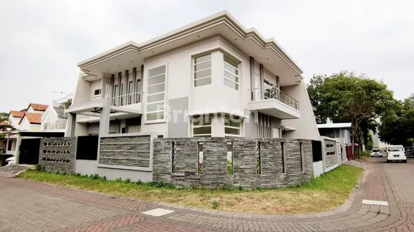 image RUMAH HOOK MINIMALIS SIAP HUNI CITRALAND DEKAT GRAHA, GWALK DAN PAKUWON INDAH (1)