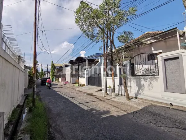 image RUMAH DI JL LEBAK JAYA UTARA SURABAYA COCOK UNTUK GUDANG ATAU KANTOR (5)