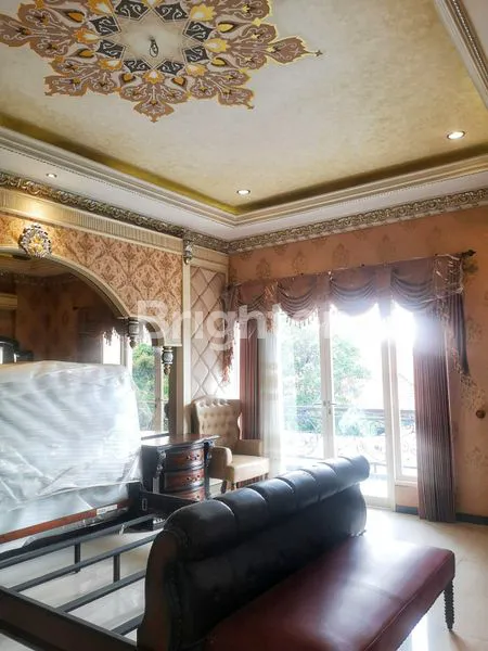 image RUMAH JL. COKROAMINOTO HOOK SAWUNGGALING LOKASI PUSAT KOTA STRATEGIS DEKAT RAYA DARMO, DIPONEGORO, PUSAT BISNIS DAN KOMERSIAL (6)