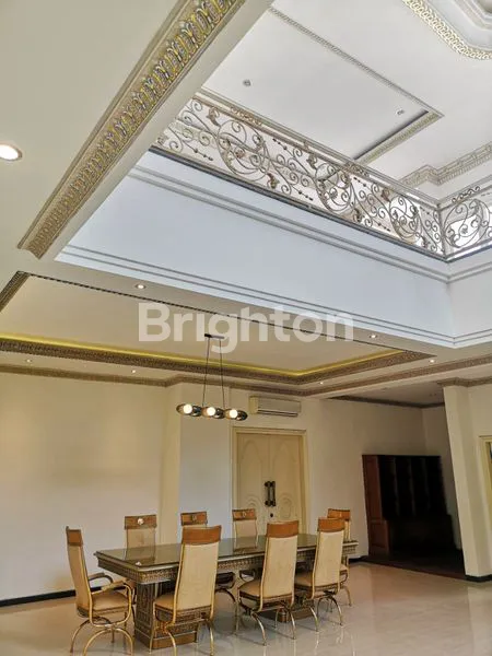 image RUMAH JL. COKROAMINOTO HOOK SAWUNGGALING LOKASI PUSAT KOTA STRATEGIS DEKAT RAYA DARMO, DIPONEGORO, PUSAT BISNIS DAN KOMERSIAL (3)