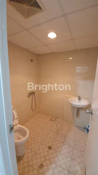 image BERKELEY APARTMENT DEKAT UNIVERSITAS CIPUTRA TERMURAH (4)