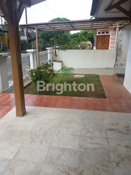 image RUMAH LUAS  1.5 LANTAI DI KEMANG PRATAMA BEKASI (2)