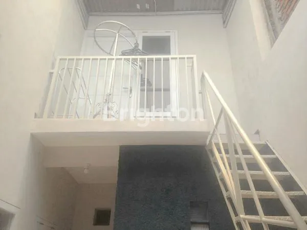 image RUMAH MODERN MINIMALIS BAGUS SIAP HUNI DI SULFAT PANDANWANGI KOTA MALANG (3)