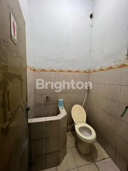 image GUDANG SIAP HUNI TERAWAT,TERLETAK DI PERGUDANGAN SOUTHGATE, SERUNI,BUDURAN, SIDOARJO, TIDAK BANJIR, DAPAT DILEWATI KONTAINER 40 FEED (6)