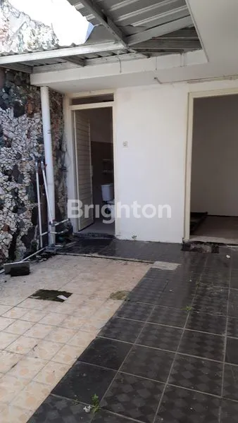 image RUMAH LOKASI STRATEGIS SURABAYA BARAT, DEKAT PAKUWON MALL, SEKOLAHAN, UNIVERSITAS, PUSAT KULINER & PERDAGANGAN LAINNYA (4)