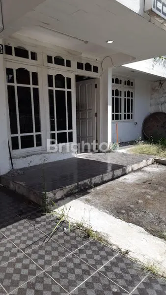 image RUMAH LOKASI STRATEGIS SURABAYA BARAT, DEKAT PAKUWON MALL, SEKOLAHAN, UNIVERSITAS, PUSAT KULINER & PERDAGANGAN LAINNYA (6)