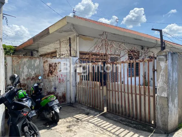 image RUMAH SIAP PAKAI DI DAERAH PETEMON BARAT SURABAYA COCOK UNTUK KOST (1)