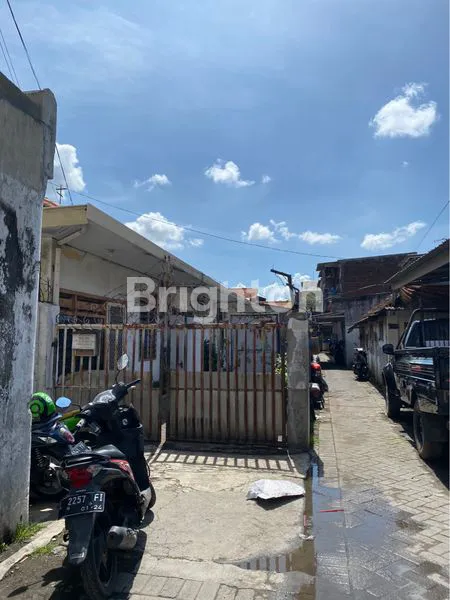 image RUMAH SIAP PAKAI DI DAERAH PETEMON BARAT SURABAYA COCOK UNTUK KOST (7)