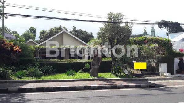 image RUMAH VILLA STRATEGIS SANGAT COCOK BUAT SEGALA USAHA KARNA BERADA DI NOLL JALAN RAYA  JANTUNG KOTA WISATA BATU (1)
