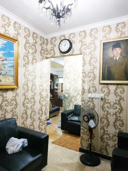 image RUMAH 2 LANTAI MANUKAN ROW JALAN LEBAR SIAP HUNI, MURAH (2)