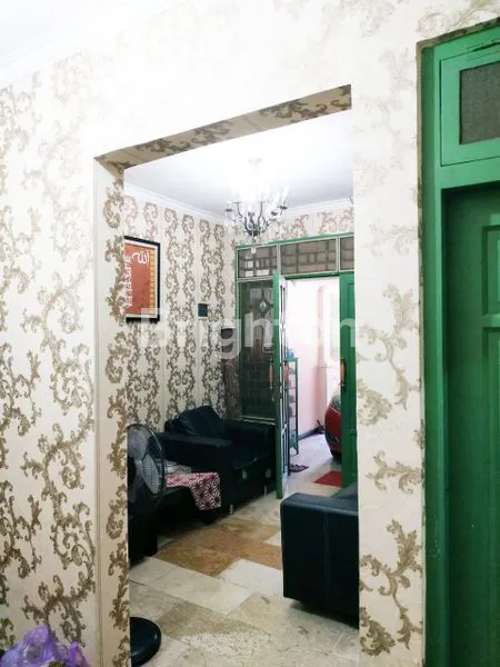 image RUMAH 2 LANTAI MANUKAN ROW JALAN LEBAR SIAP HUNI, MURAH (3)