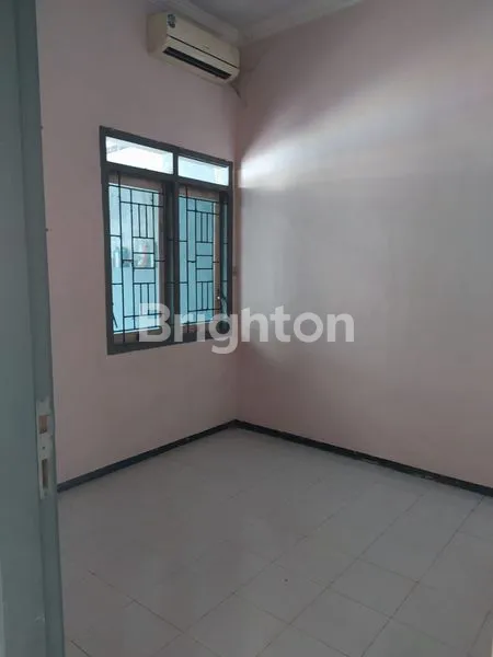 image RUMAH SIAP HUNI KOSONGAN DI PALEM PERTIWI MENGANTI GRESIK (3)