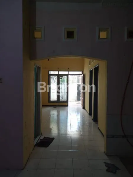 image RUMAH SIAP HUNI KOSONGAN DI PALEM PERTIWI MENGANTI GRESIK (4)