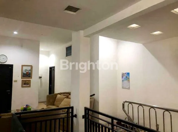 image RUKO LOKASI STRATEGIS DAN RAMAI BAGUS UNTUK BISNIS (6)