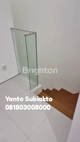 image NEW BRAND 3 LANTAI SIAP HUNI STRATEGIS SEMI FURNISH GUDANG TERPISAH  (7)