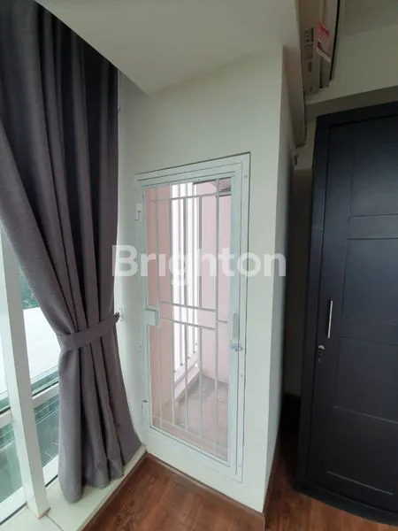 image APARTEMEN DENGAN INTERIOR BAGUS SEKALI - VIIEW CANTIK (8)