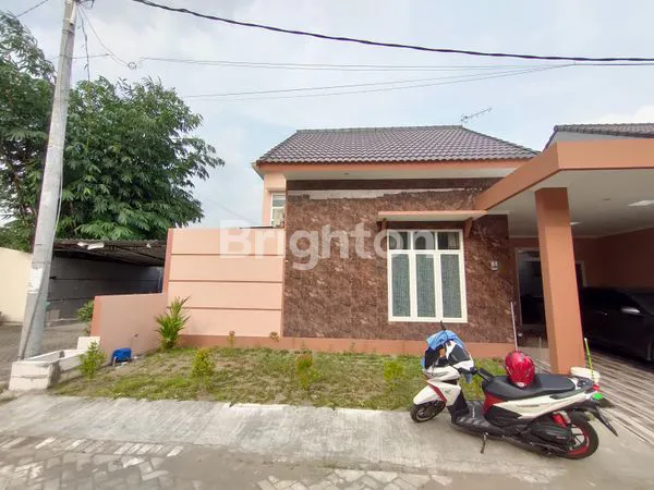 image RUMAH HUNI LUAS 2 LANTAI LOKASI STRATEGIS DI KOTA KEDIRI (8)