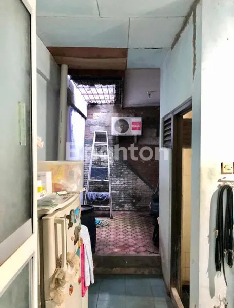 image RUMAH SECONDARY TERAWAT DI BABATAN PILANG, JALAN UTAMA (5)