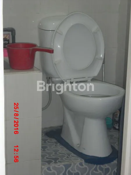 image RUMAH MINIMALIS DI NEO QUEEN ROW JALAN 2 MOBIL (6)